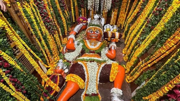 Shri Bade Hanuman Ji Mandir Prayagraj - The reclining Lete Hanuman at Kila Ghat
